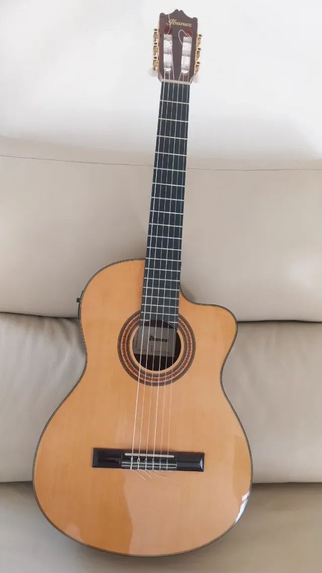 Guitarra electroclasica Ibanez