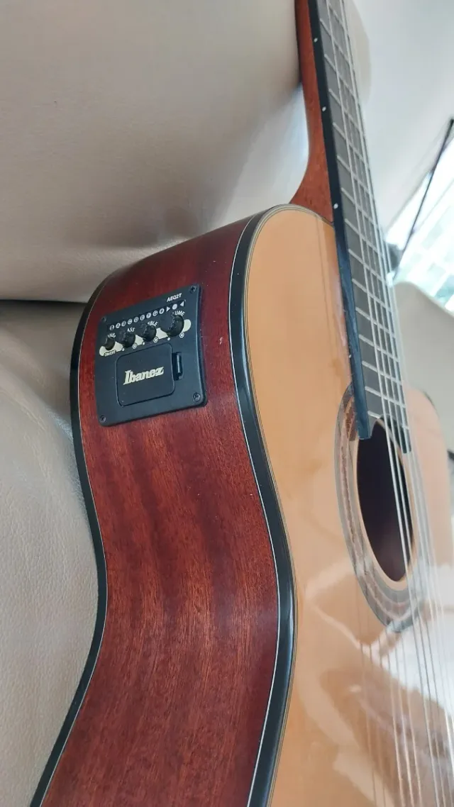 Guitarra electroclasica Ibanez