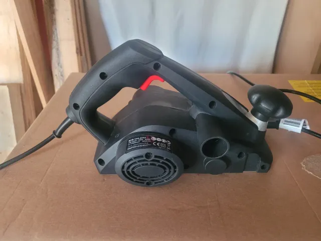 Cepillo Eléctrico M1B-YH5-82X2 600W