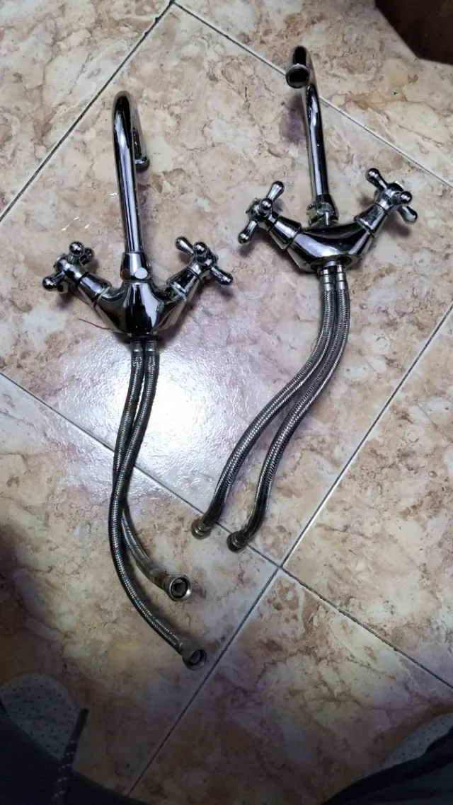 Grifos de cocina cromados Cada uno vale 80 nuevo