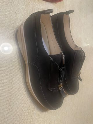 Zapatos de mujer negros con cremallera