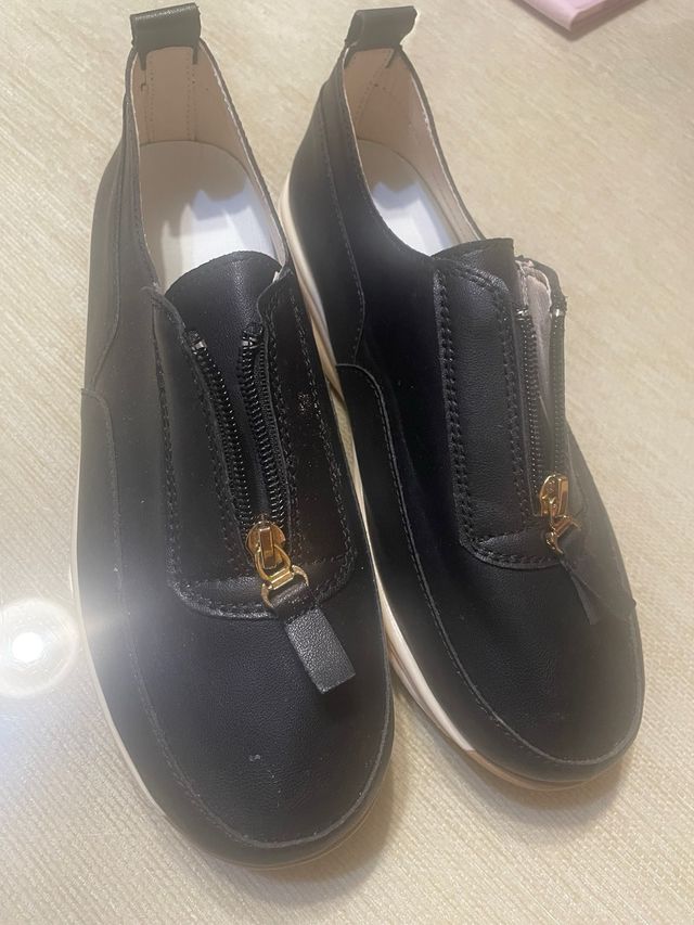 Zapatos de mujer negros con cremallera