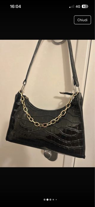 Borsetta nera spalla catenina dorata