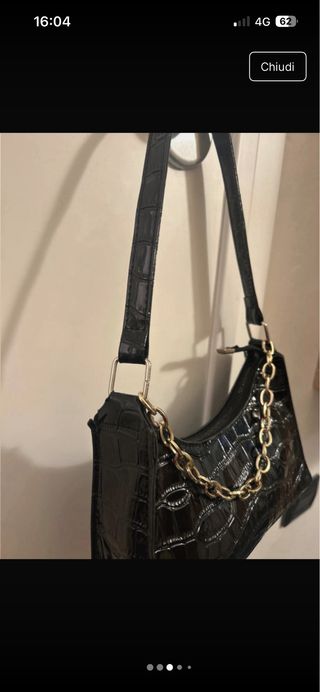 Borsetta nera spalla catenina dorata
