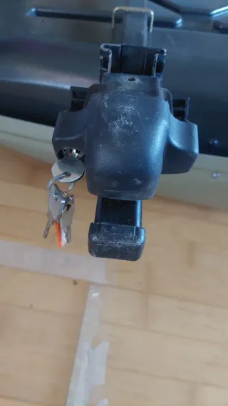 Cofre portaequipaje para el coche.