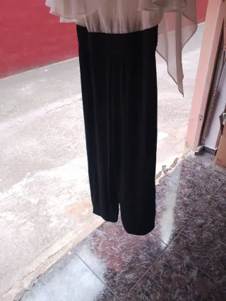 Mono elegante blanco y negro marca Fiesta talla M