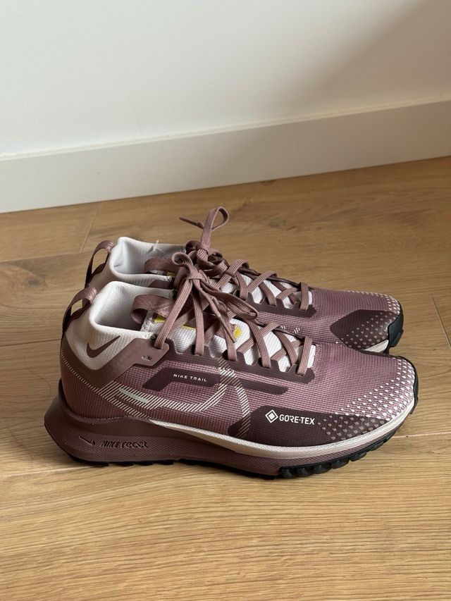 Zapatillas Trail Nike GoreTex rosa palo NUEVAS