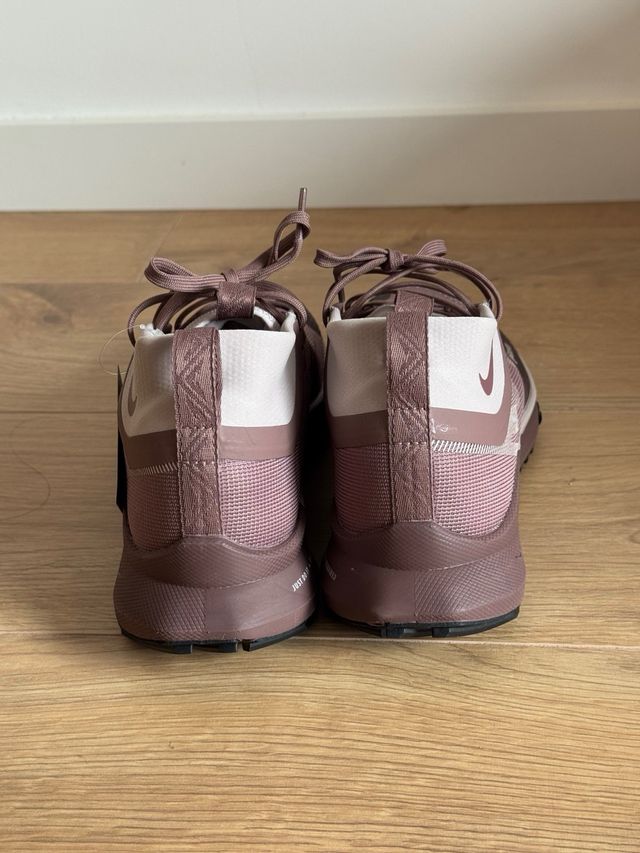 Zapatillas Trail Nike GoreTex rosa palo NUEVAS