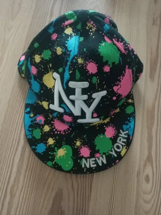 Gorra NY con salpicaduras multicolor