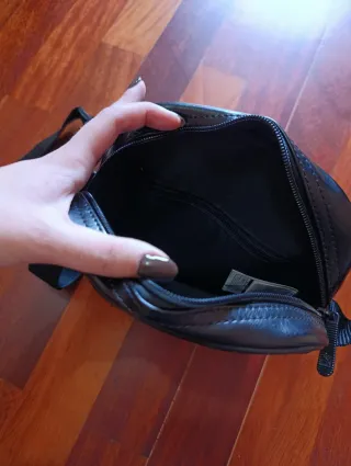 Bandolera Puma floral negra