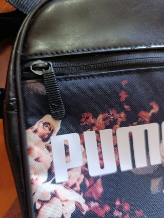 Bandolera Puma floral negra