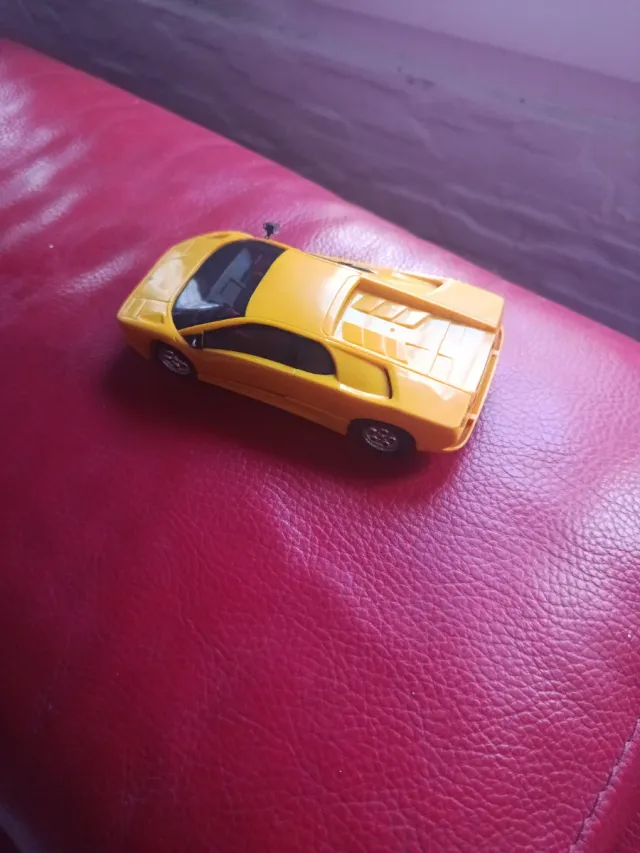 Coche Scalextric Lamborghini Amarillo