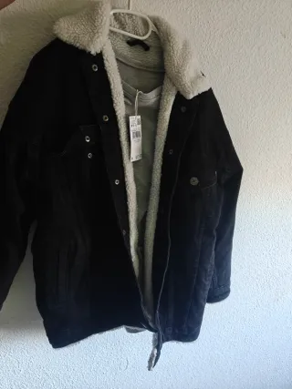 Chaqueta vaquera negra forrada bershka