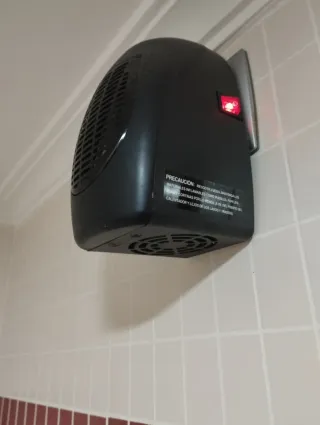 Calefactor Baño 400W de enchufe empotrado