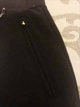 Pantalón negro chica nuevo con etiqueta