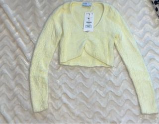 Jersey Bershka corto amarillo Talla S