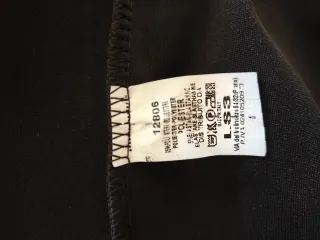 Chaleco azul marino con tachuelas plateadas