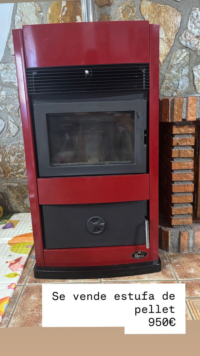 Estufa de pellet Royal roja y negra