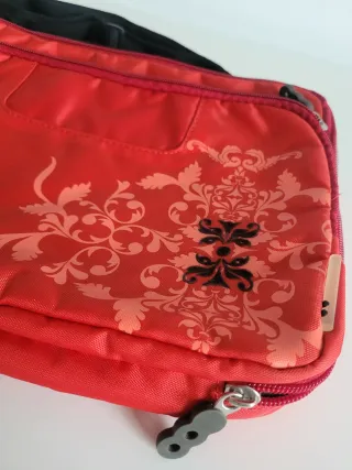 Funda portátil/tablet roja con diseño para 11"
