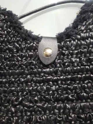 Borsetta fatta a mano in fettuccia effetto pelle