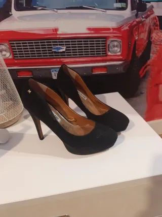Zapatos de salón negros tacón