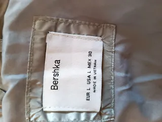 Cazadora acolchada plateada Bershka