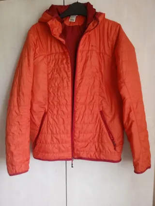 Anorak Decathlon Naranja con Capucha.