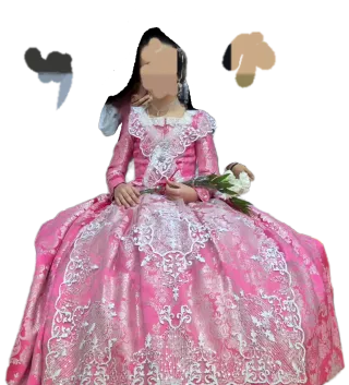Vestido de fallera rosa y plata.