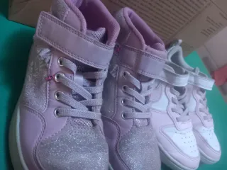 Set 2 paia Scarpe bambina 33 Nike e Lelli Kelly