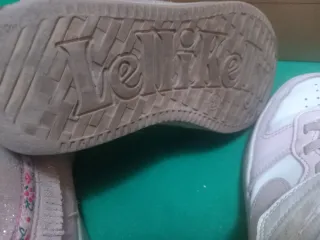 Set 2 paia Scarpe bambina 33 Nike e Lelli Kelly