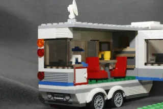 LEGO City 60182 - Pick-Up & Caravan