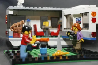 LEGO City 60182 - Pick-Up & Caravan