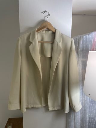 Chaquetilla beige/blanco roto oversize