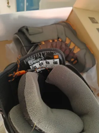 Botas de Snowboard Nitro Grises y Naranjas