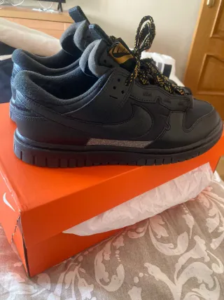 Zapatillas Nike Hombre Negras y Doradas