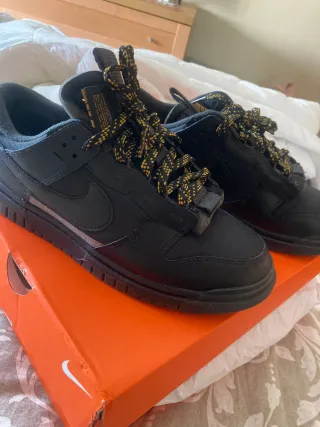 Zapatillas Nike Hombre Negras y Doradas
