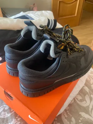 Zapatillas Nike Hombre Negras y Doradas