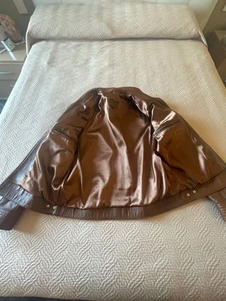 Cazadora de cuero marrón