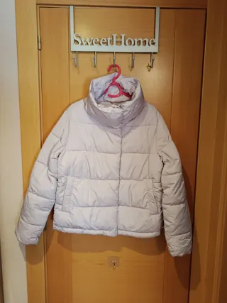 Cazadora acolchada Bershka lila impermeable