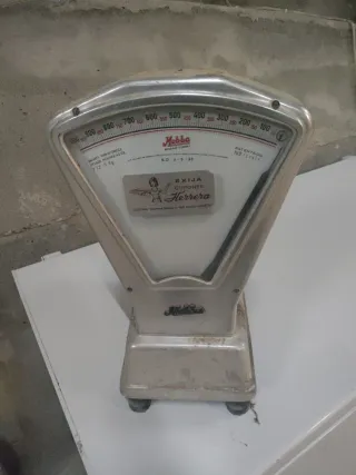 Balanza antigua de cocina