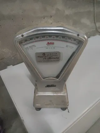 Balanza antigua de cocina