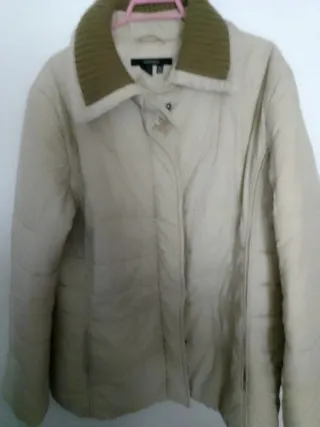 Chaqueta beige y verde