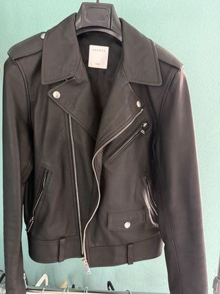 Cazadora Cuero Sandro Negro estilo Perfecto Hombre