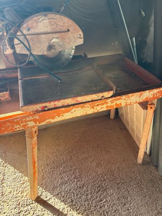 Mesa cortadora de piedra