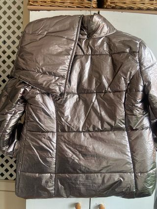 Plumífero plateado a estrenar