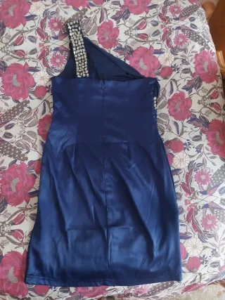 Vestido azul de fiesta con pedrería