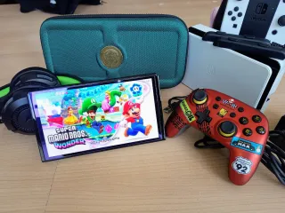 Nintendo Switch OLED 64GB Bianca