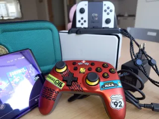 Nintendo Switch OLED 64GB Bianca