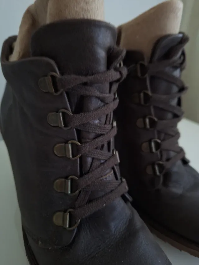 Botines de piel con cuña