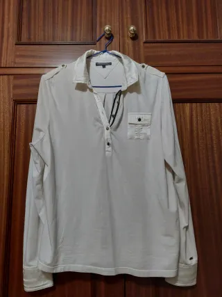 Blusa de manga larga, de Tommy Hilfiger. Blanca